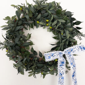 2.5" white scalloped floral bow